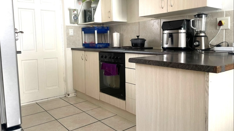 2 Bedroom Property for Sale in Parklands Western Cape